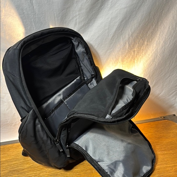 Ogio Backback - Picture 9 of 10